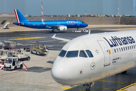 Nella foto aerei di Ita e Lufthansa a Fiumicino