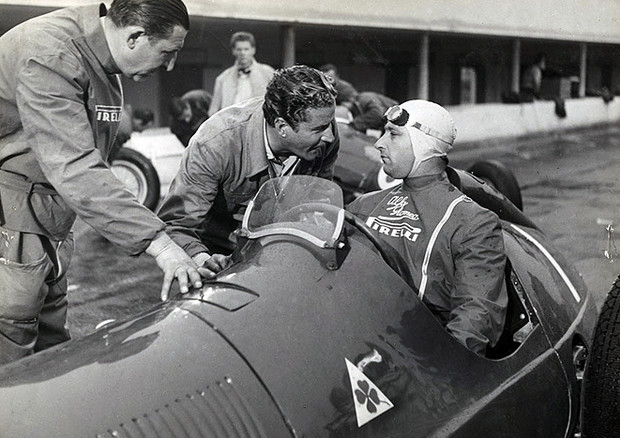 Juan Manuel Fangio e Amedeo Nazzari © ANSA