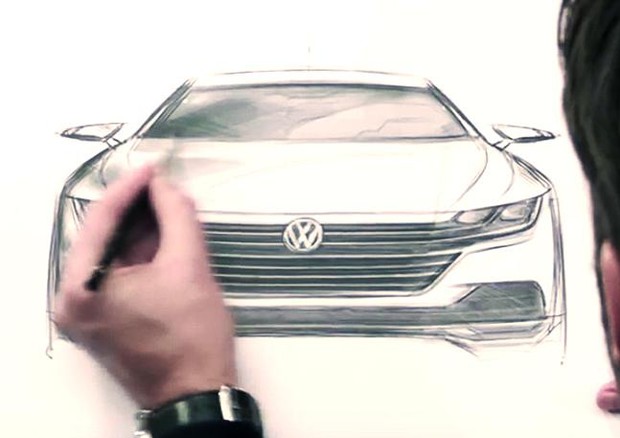 Coupé 4 porte Arteon svela che le Volkswagen cambiano faccia © Volkswagen Media