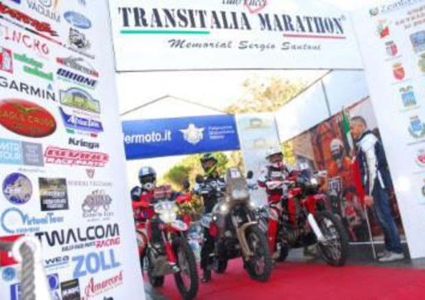 Al via Transitalia Marathon, rally moto con 290 iscritti da 17 Paesi © ANSA