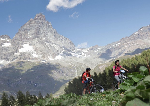 Gruppo CVA, con eBiketour alla scoperta della Valle d’Aosta © ANSA
