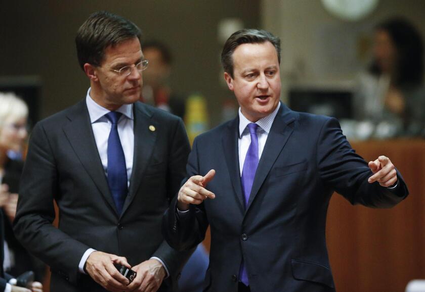 Il premier olandese Mark Rutte e quello inglese Cameron © ANSA/EPA