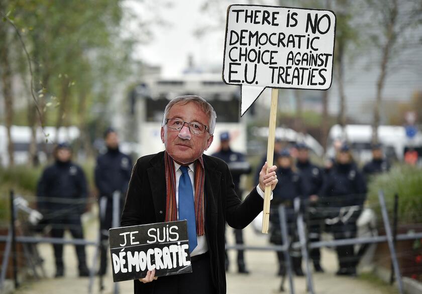 Corteo anti TTIP e austerità a Bruxelles © ANSA/AP