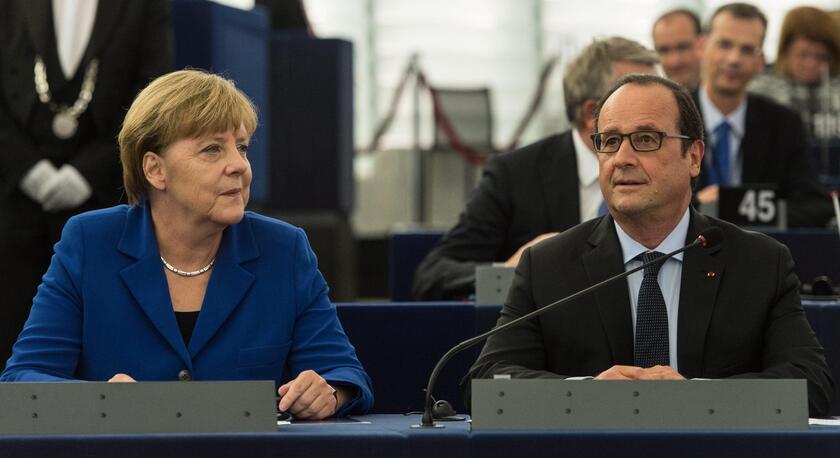 Angela Merkel e François Hollande in aula © ANSA/EPA