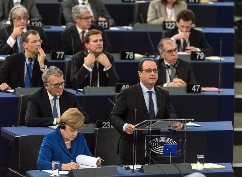 François Hollande parla davanti alla plenaria di Strasburgo © ANSA/EPA