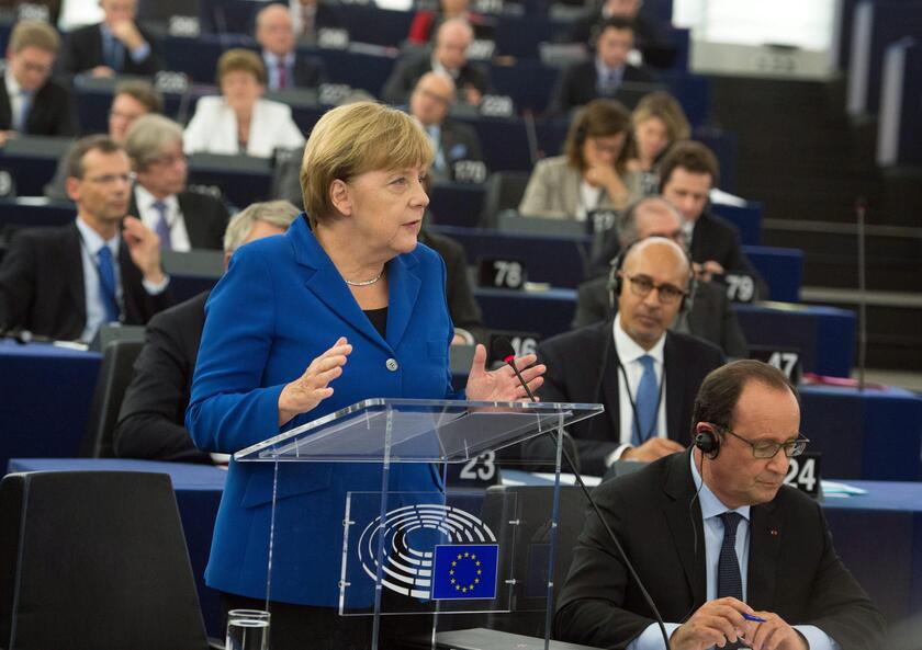 Angela Merkel parla all 'aula di Strasburgo © ANSA/EPA