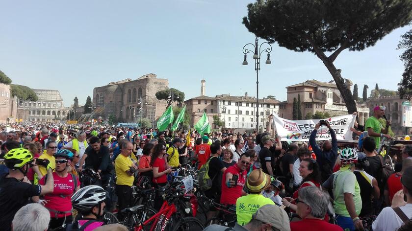 Bici:  'Bicifestazione ' a Roma per diritti ciclisti - ALL RIGHTS RESERVED