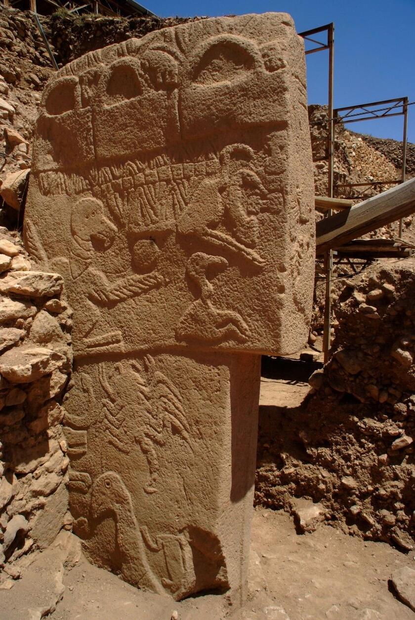 Turchia, pilastri a forma di T, su cui sono scolpiti immagini di animali selvatici, a Gbeklitepe, patrimonio dellumanit - ALL RIGHTS RESERVED