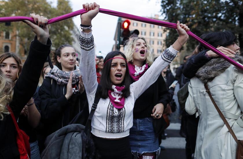 Violenza donne: corteo Roma, organizzatrici "siamo 100mila" - ALL RIGHTS RESERVED