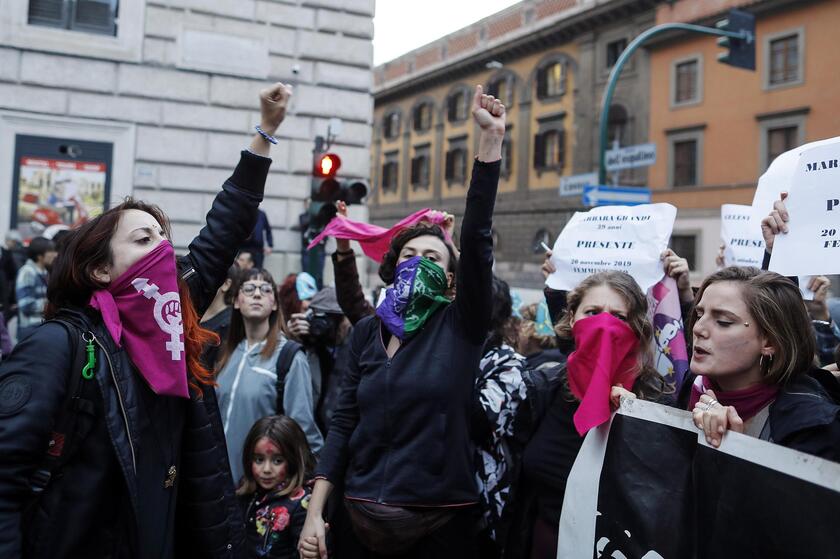 Violenza donne: corteo Roma, organizzatrici "siamo 100mila" - ALL RIGHTS RESERVED