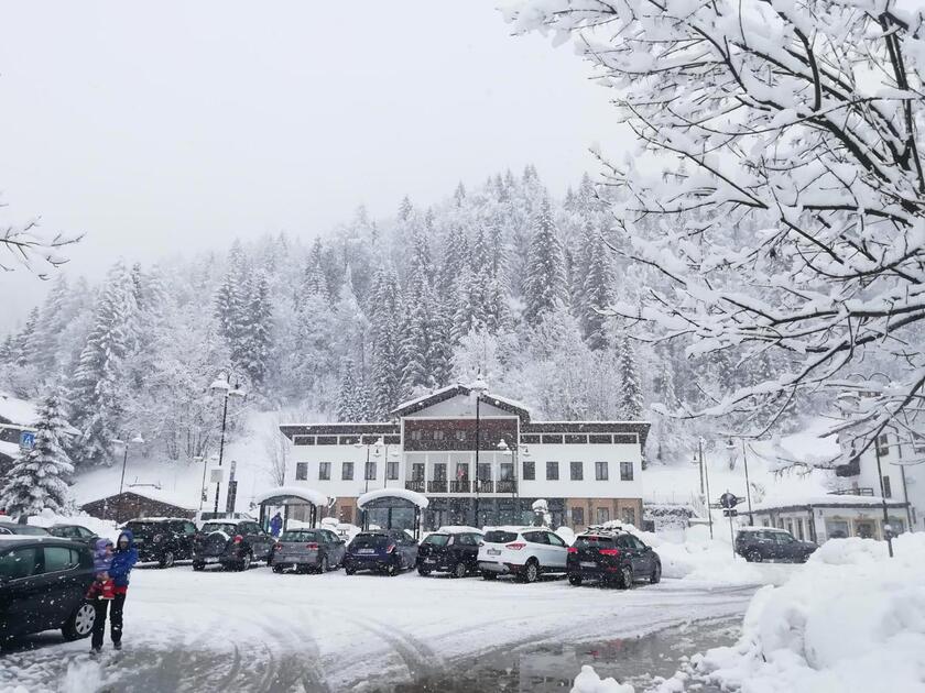 Maltempo: ancora neve su Dolomiti Venete, in quota 1,5 metri - ALL RIGHTS RESERVED