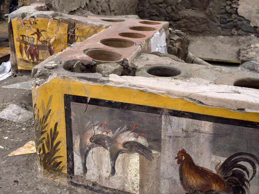 Pompei,ritrovato un Termopolio intatto - ALL RIGHTS RESERVED