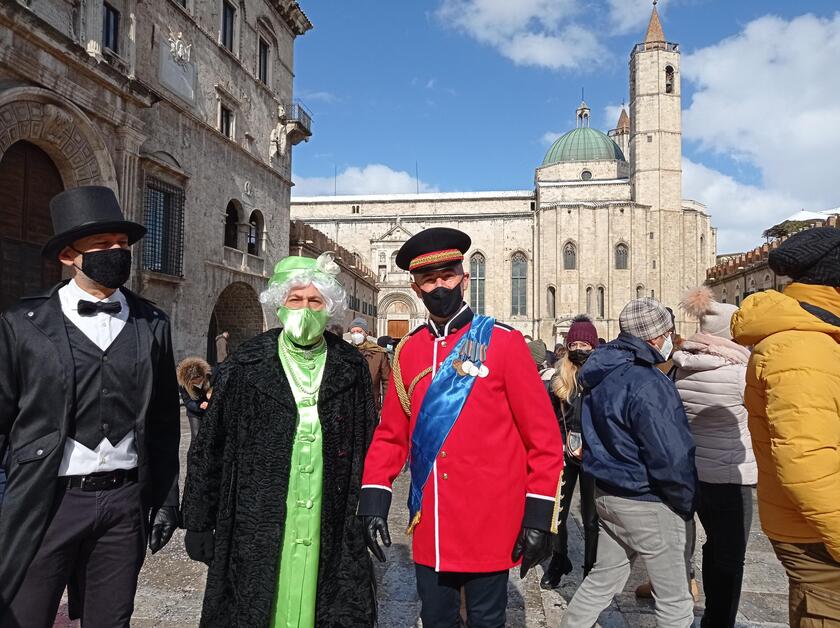 Carnevale: maschere in piazza ad Ascoli Piceno nonostante freddo e covid - ALL RIGHTS RESERVED