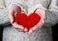 Un cuore di lana rossa per la festa degli innamorati (foto iStock) © Ansa