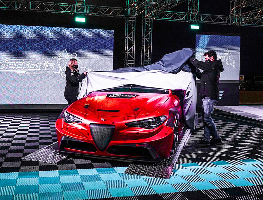 Giulia ETCR, Romeo Ferraris porta in pista la versione 100% elettrica da 670 Cv © 