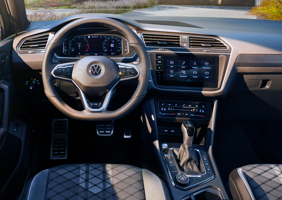 Volkswagen Tiguan, evoluzione completa del suv più venduto © 