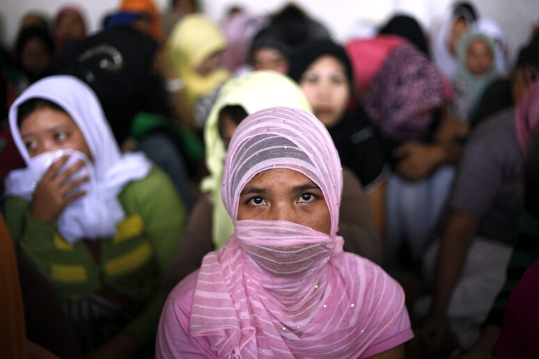 Donne indonesiane in procinto di andare in Arabia Saudita -     RIPRODUZIONE RISERVATA