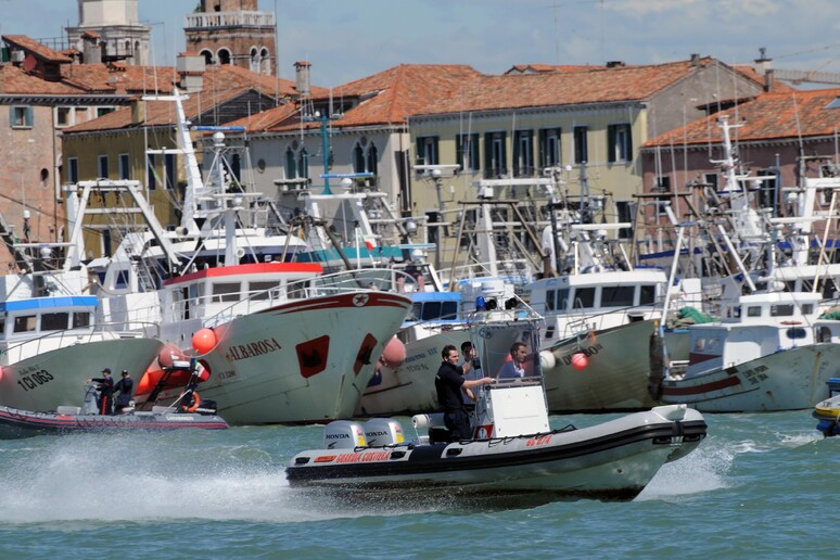 Fermo pesca in tutto l 'Adriatico fino al 5 settembre - RIPRODUZIONE RISERVATA