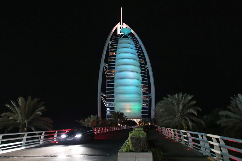 Burj Al-Arab Hotel in Dubai © ANSA/EPA