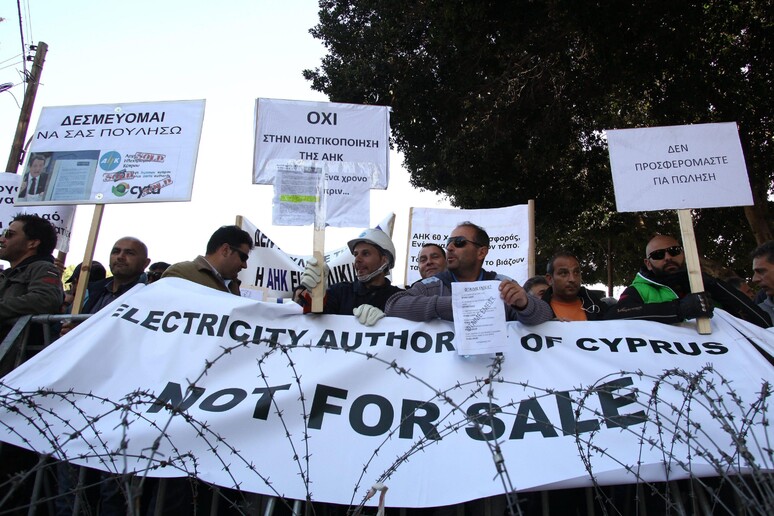 Protest in Nicosia Cyprus [ARCHIVE MATERIAL 20140227 ] -     RIPRODUZIONE RISERVATA