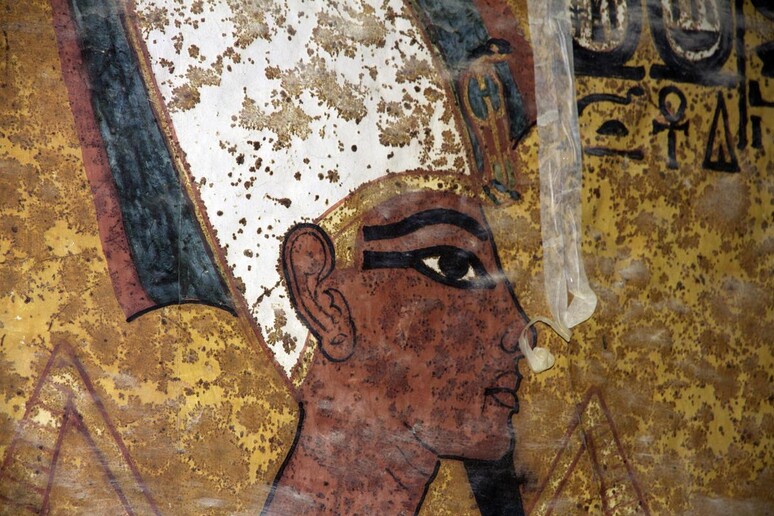 Copia di un affresco della tomba di Tutankhamon -     RIPRODUZIONE RISERVATA