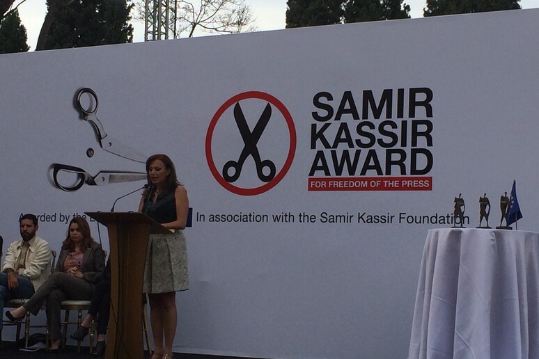Premiazione a Beirut dei vincitori del premio per la libertà di stampa Samir Kassir. Nella foto Jiselle Khoury, vedova del giornalista a cui è intitolato il premio -     RIPRODUZIONE RISERVATA