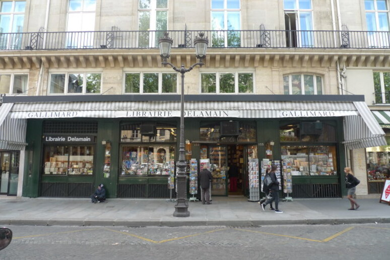 La libreria Delamain, la più antica di Parigi, in rue St. Honoré -     RIPRODUZIONE RISERVATA