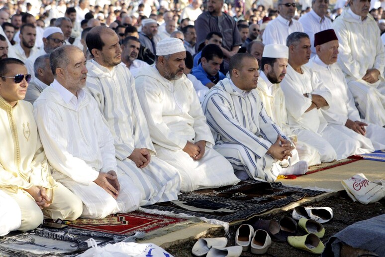 Preghiera musulmani a Melilla, Spagna -     RIPRODUZIONE RISERVATA