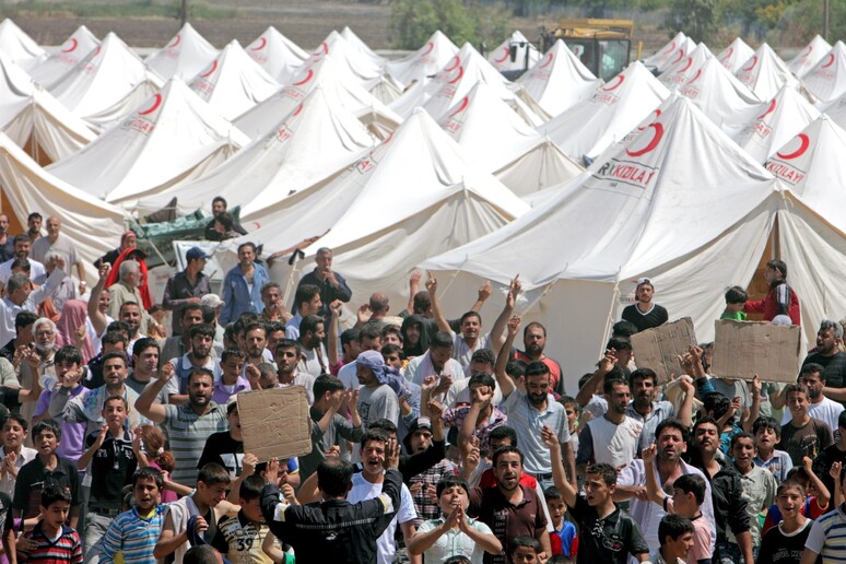 Un campo profughi siriani in Turchia -     RIPRODUZIONE RISERVATA