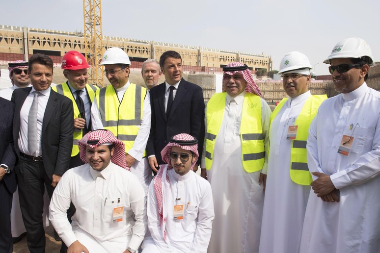 Il premier Matteo Renzi al cantiere della metro di Riad, Arabia Saudita -     RIPRODUZIONE RISERVATA