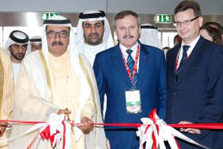 L 'Ambasciatore d’Italia negli Emirati Arabi Uniti (primo a destra) all’inaugurazione del Gulfood con lo sceicco Hamdan bin Rashid al Maktoum, ministro delle Finanze e vice governatore di Dubai -     RIPRODUZIONE RISERVATA