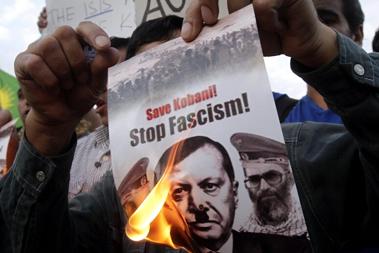 Manifestazione dei curdi in Turchia -     RIPRODUZIONE RISERVATA