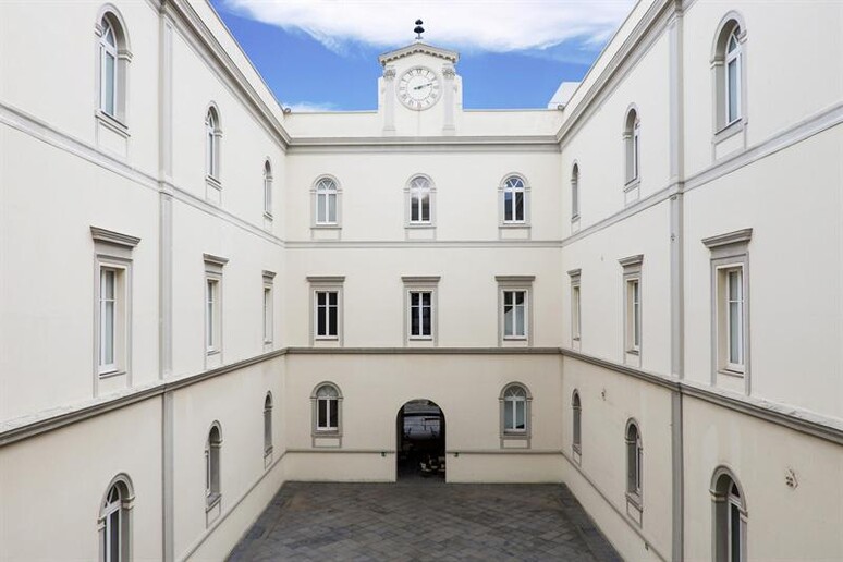 Un 'immagine dell 'edificio del Museo Madre a Napoli -     RIPRODUZIONE RISERVATA