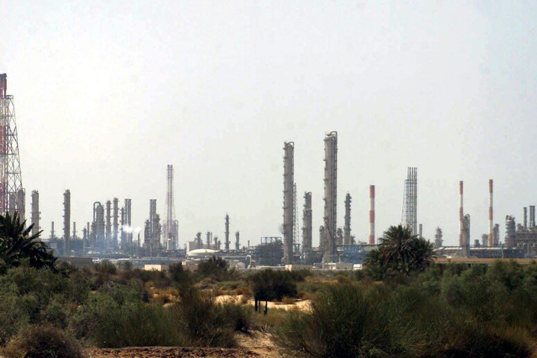 Un impianto petrolchimico -     RIPRODUZIONE RISERVATA