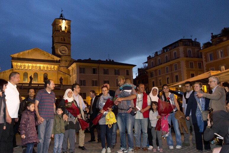 Profughi siriani a Roma accolti dalla comunità di S.Egidio © ANSA/AP