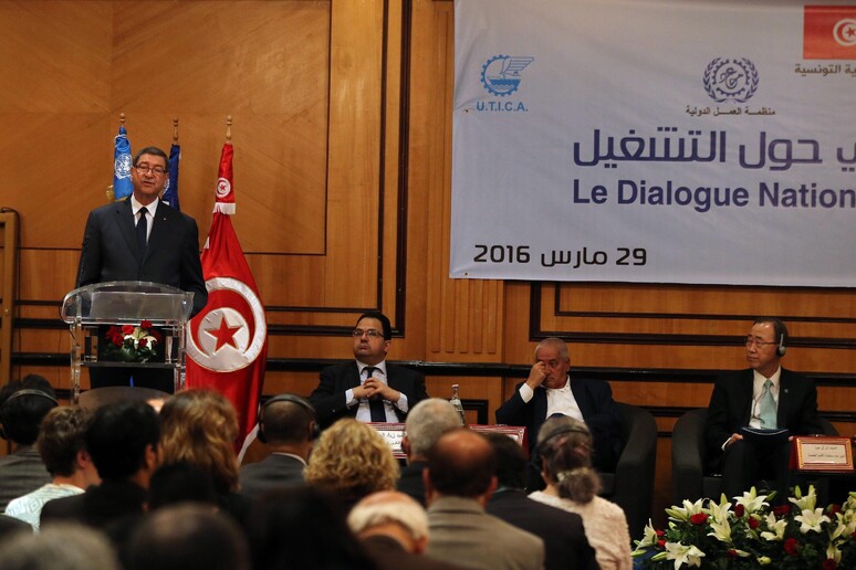 Il premier tunisino Habib Essid inaugura il "Dialogo Nazionale sul Lavoro" -     RIPRODUZIONE RISERVATA