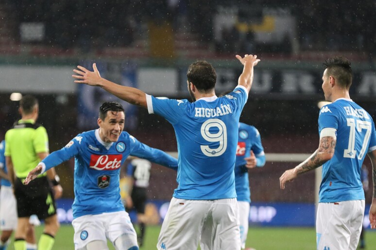 Gonzalo Higuain del Napoli esulta dopo il gol contro il Torino -     RIPRODUZIONE RISERVATA
