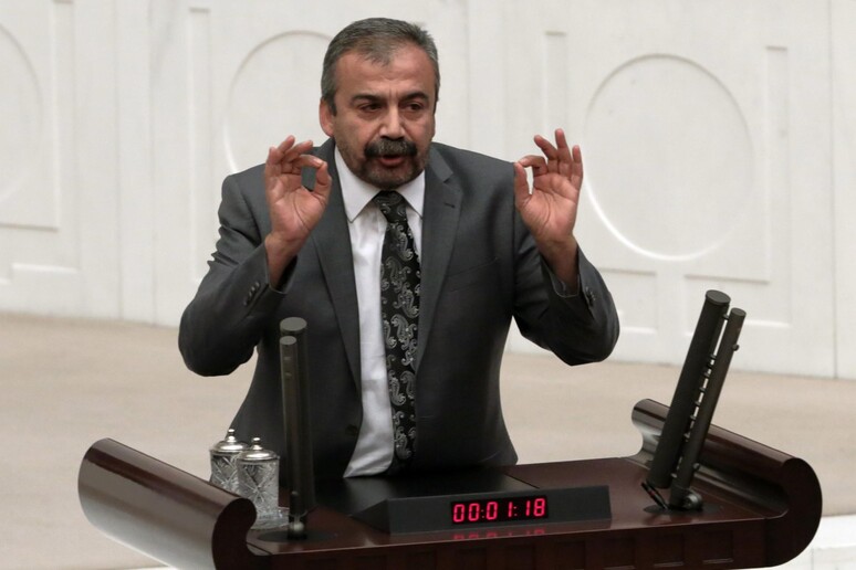 Tolta l 'immunità a parlamentari, curdi rischiano arresto © ANSA/AP
