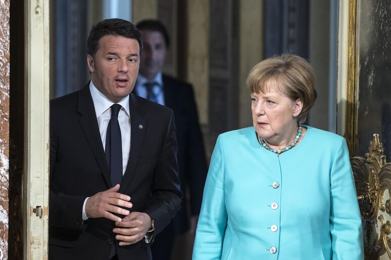Il premier Matteo Renzi incontra la cancelliera tedesca Angela Merkel a Palazzo Chigi -     RIPRODUZIONE RISERVATA