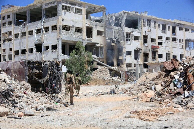 I soldati siriani hanno ripreso il controllo di alcuni quartieri di Aleppo © ANSA/EPA