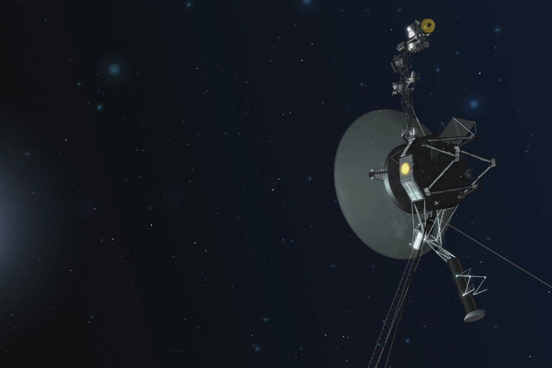 Rappresentazione artistica della sonda Voyager 2 nello spazio interstellare (fonte: NASA/JPL-Caltech) - RIPRODUZIONE RISERVATA
