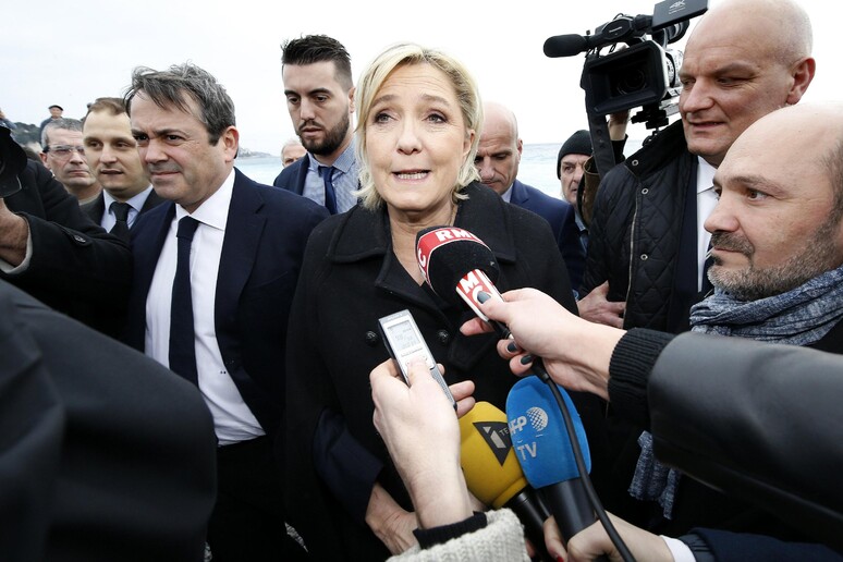 Marine Le Pen a Ventimiglia nell 'ambito della sua campagna elettorale per le presidenziali in Francia © ANSA/EPA