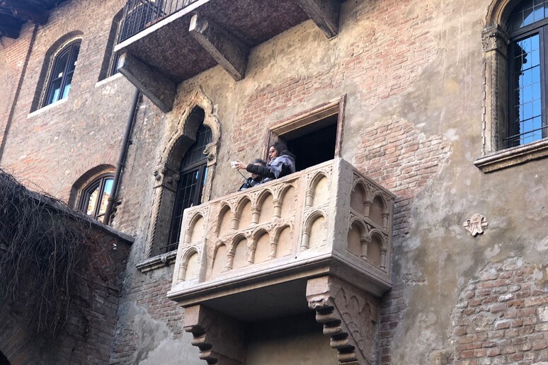 Il celebre Balcone di Giulietta a Verona - RIPRODUZIONE RISERVATA