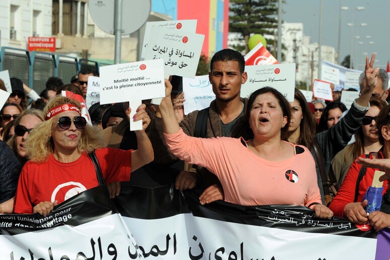 Protest for equal inheritance rights in Tunisia [ARCHIVE MATERIAL 20180310 ] -     RIPRODUZIONE RISERVATA