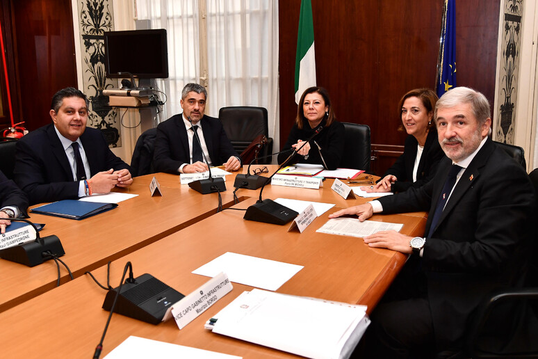 Gronda Genova: ministro De Micheli a tavolo in prefettura - RIPRODUZIONE RISERVATA