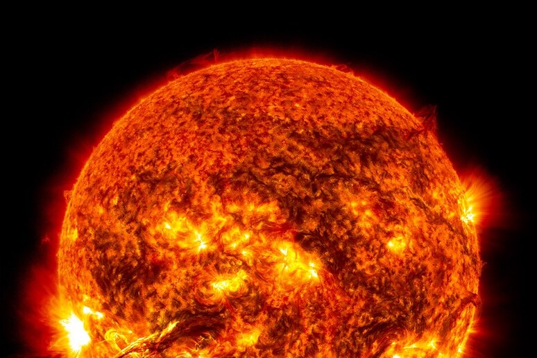 Il Sole e la sua atmosfera (fonte: NASA/GSFC/SDO) - RIPRODUZIONE RISERVATA