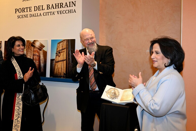 Sheikha Mai Bint Mohammed Al Khalifa (d) presenta l 'offerta culturale del Bahrein a Firenze -     RIPRODUZIONE RISERVATA