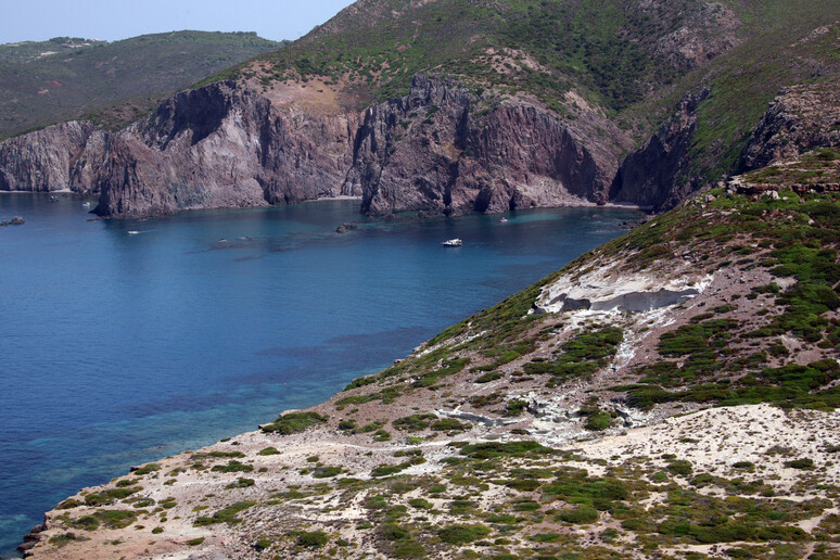 Una veduta dell 'Isola San Pietro in Sardegna -     RIPRODUZIONE RISERVATA