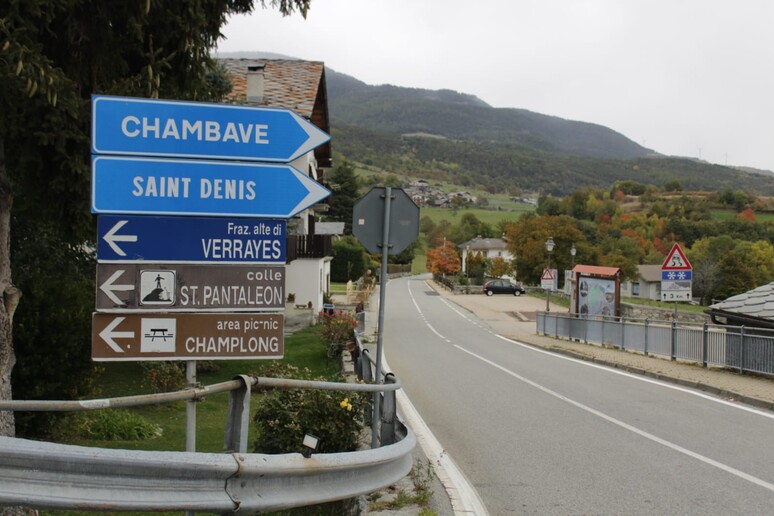 Covid: Saint-Denis, Chambave e Verrayes verso zona rossa - RIPRODUZIONE RISERVATA