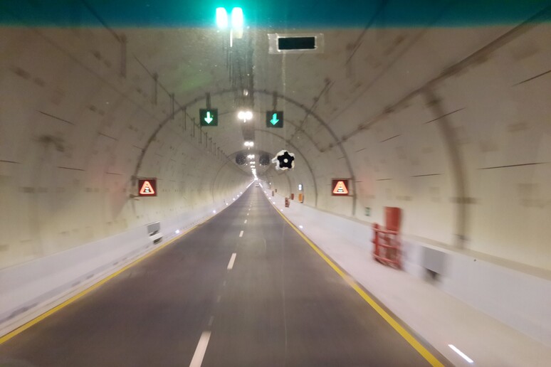 Inaugurato l '  'Ahmed Hamdi II ', il sesto tunnel sotto al Canale di Suez -     RIPRODUZIONE RISERVATA